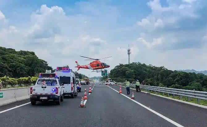 峨边高速公路汽车救援案例